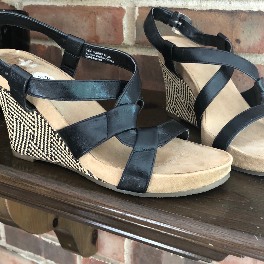 Aerosols Summer Plush wedges